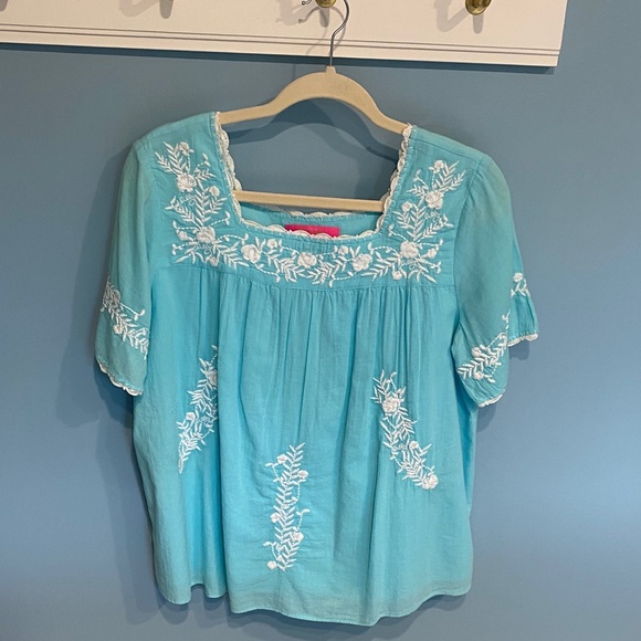 Lilly Pulitzer Tamryn Embroidered Ibiza Blur Blouse with White Floral Detail - Picture 3 of 7